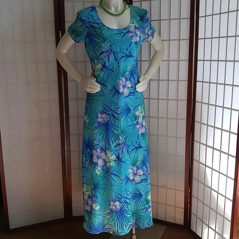 Dress - Picture 2 of 9
